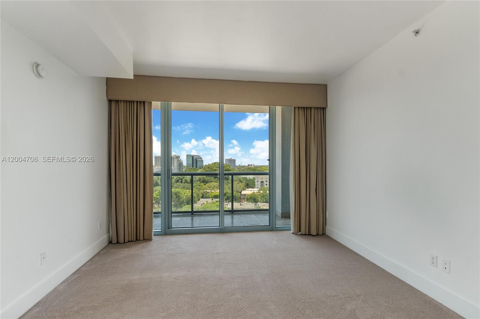 BLUE CONDO - Residential
