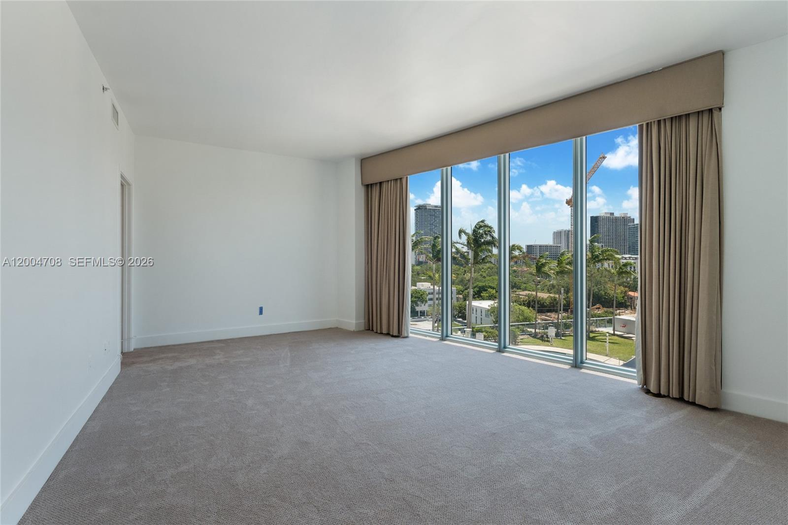 BLUE CONDO - Residential
