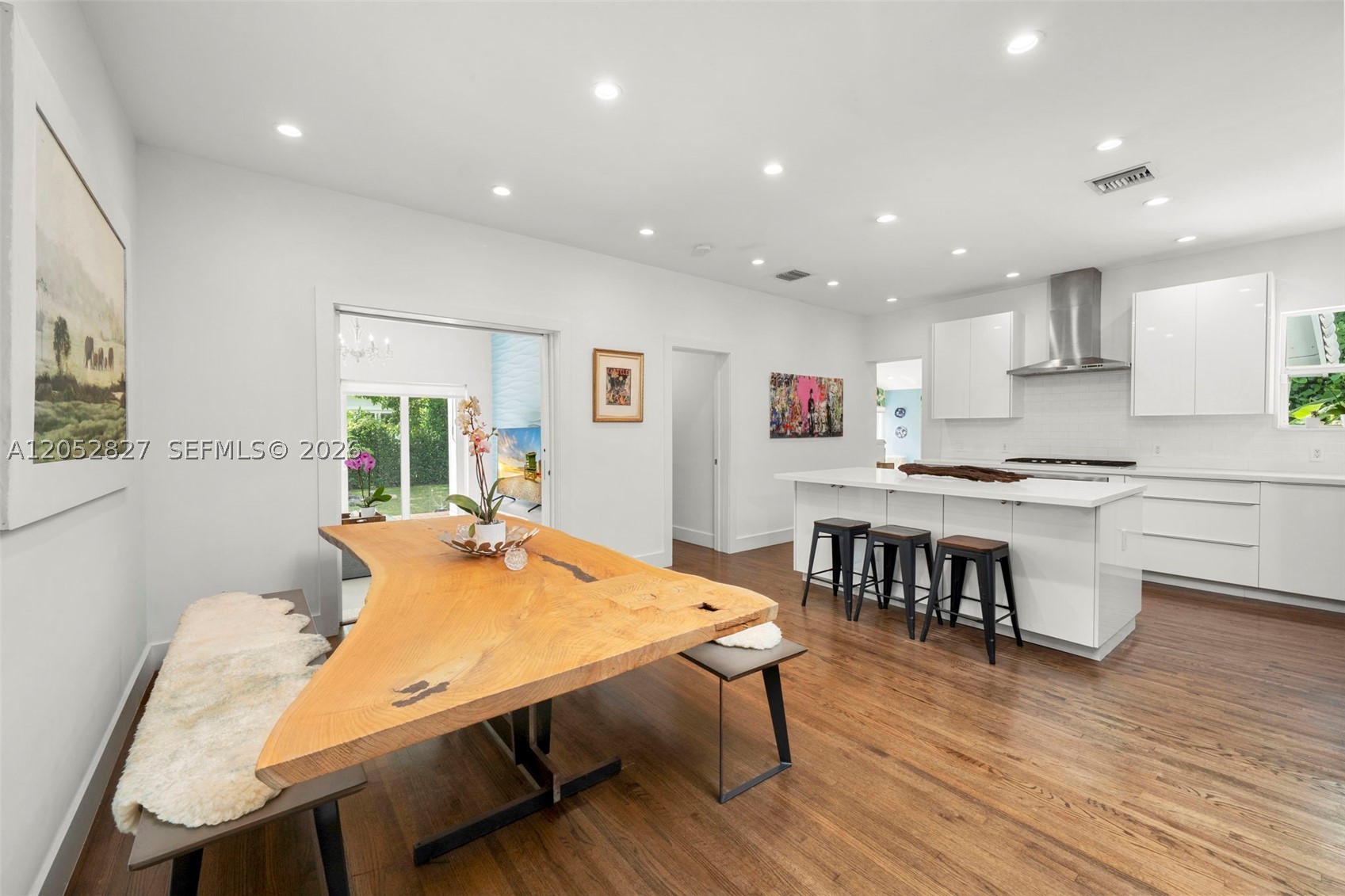 ALTOS DEL MAR NO 4 - Residential