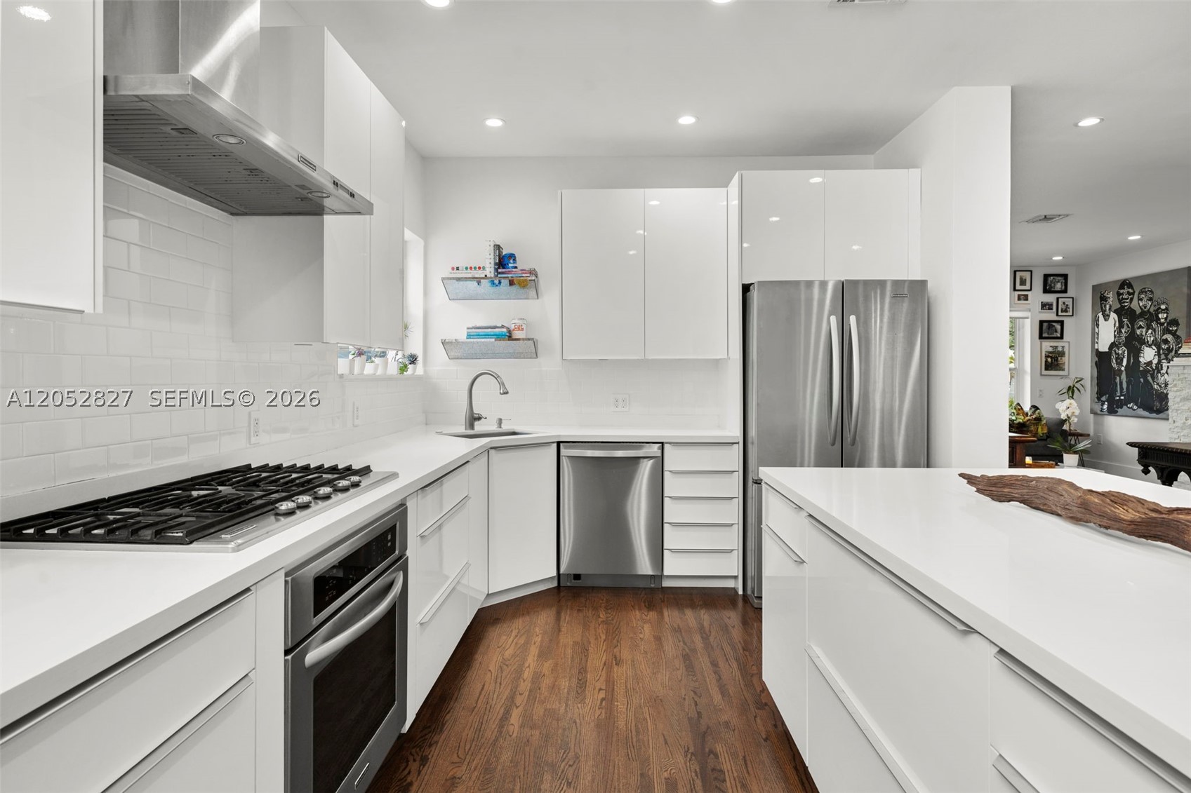 ALTOS DEL MAR NO 4 - Residential