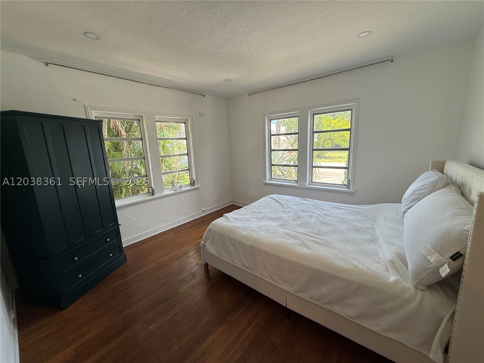 ST JAMES COURT WEST AMEN - Residential Lease