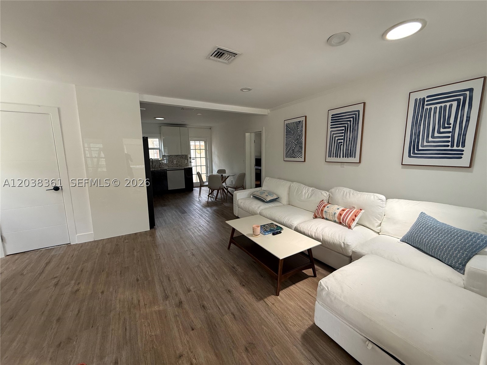 ST JAMES COURT WEST AMEN - Residential Lease