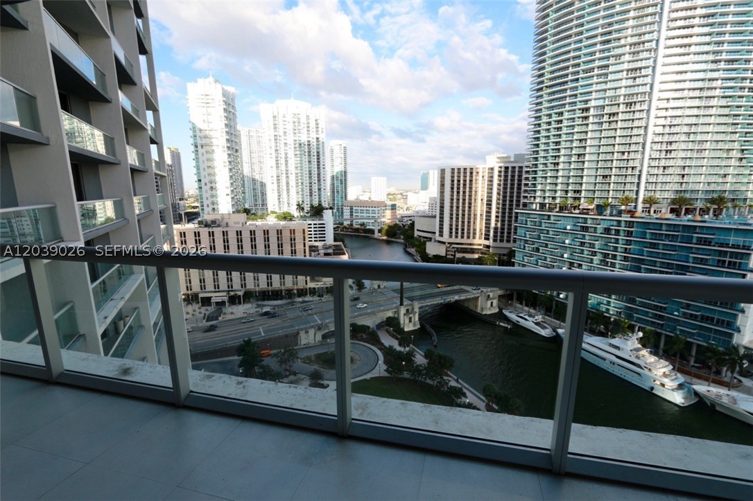 ICONBRICKELL CONDO NO 1 - Residential Lease