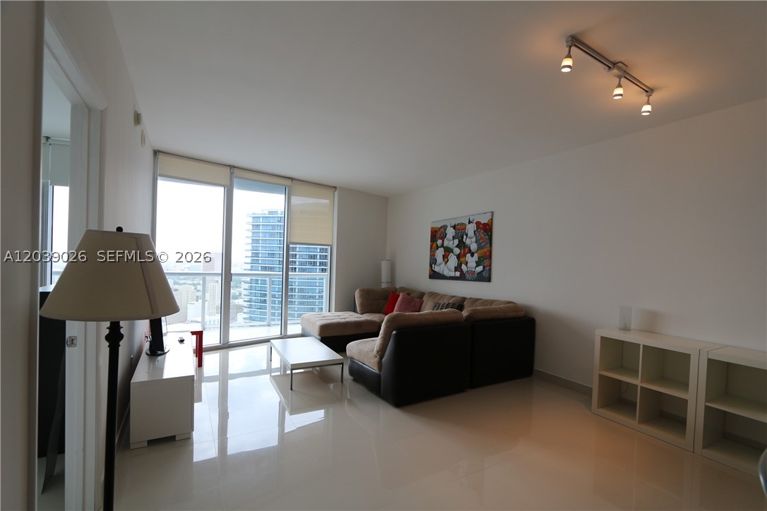 ICONBRICKELL CONDO NO 1 - Residential Lease