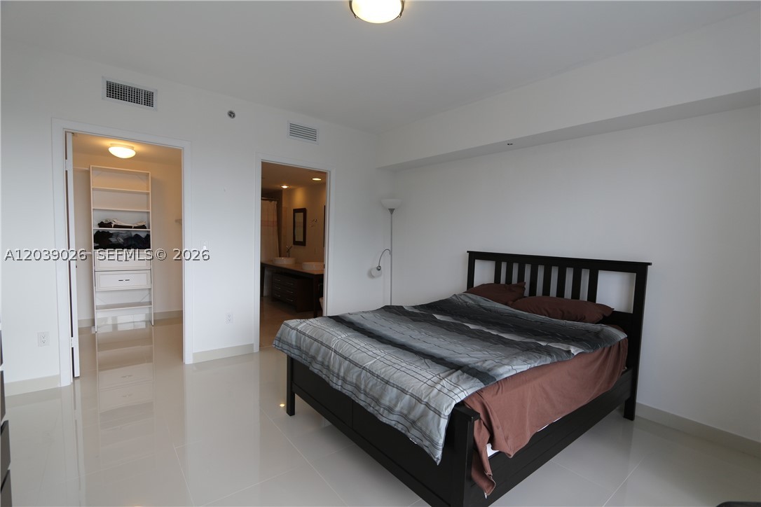 ICONBRICKELL CONDO NO 1 - Residential Lease