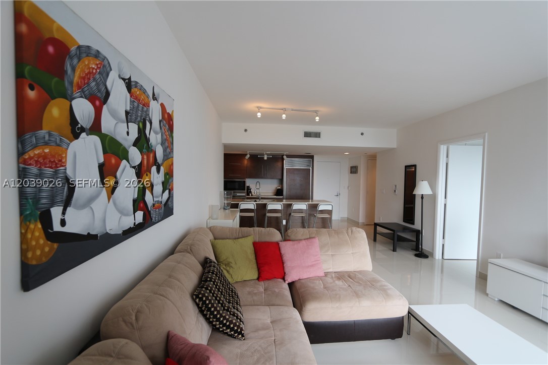 ICONBRICKELL CONDO NO 1 - Residential Lease