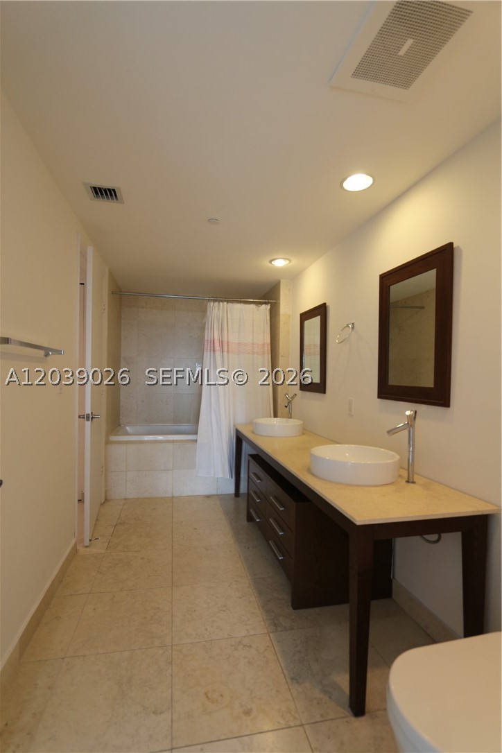 ICONBRICKELL CONDO NO 1 - Residential Lease