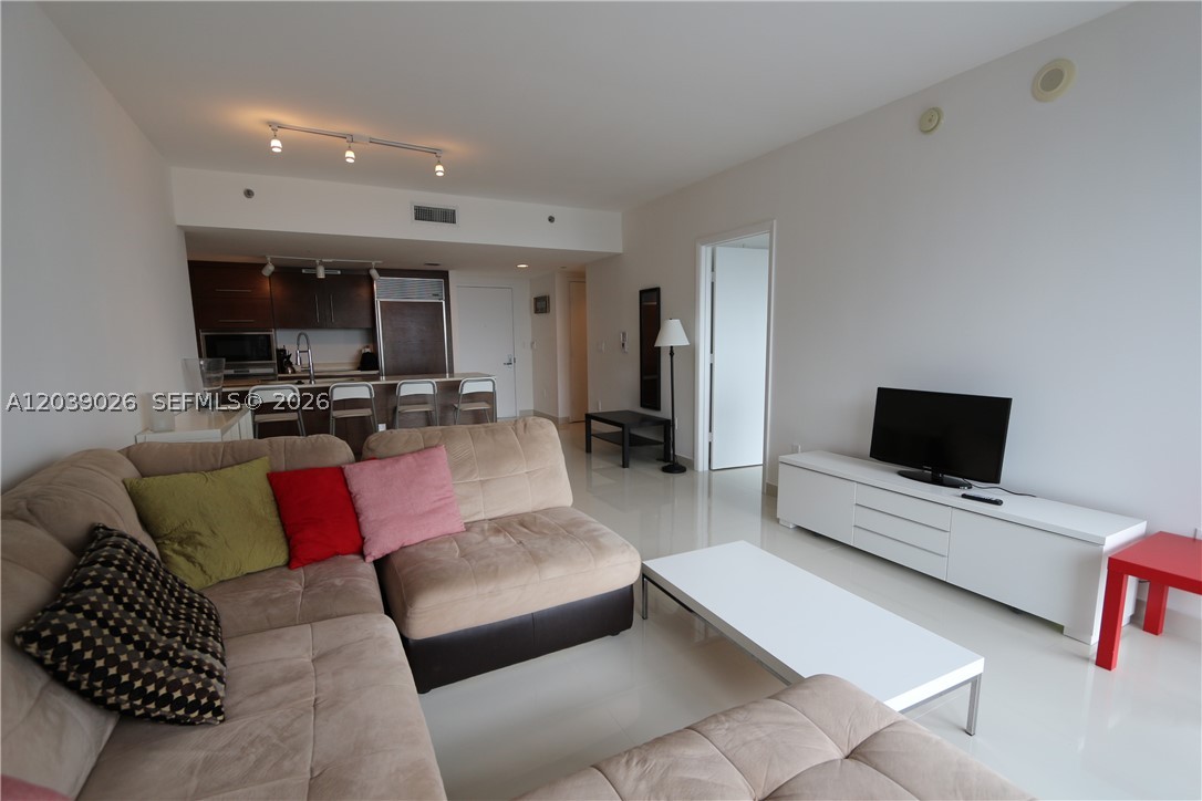 ICONBRICKELL CONDO NO 1 - Residential Lease