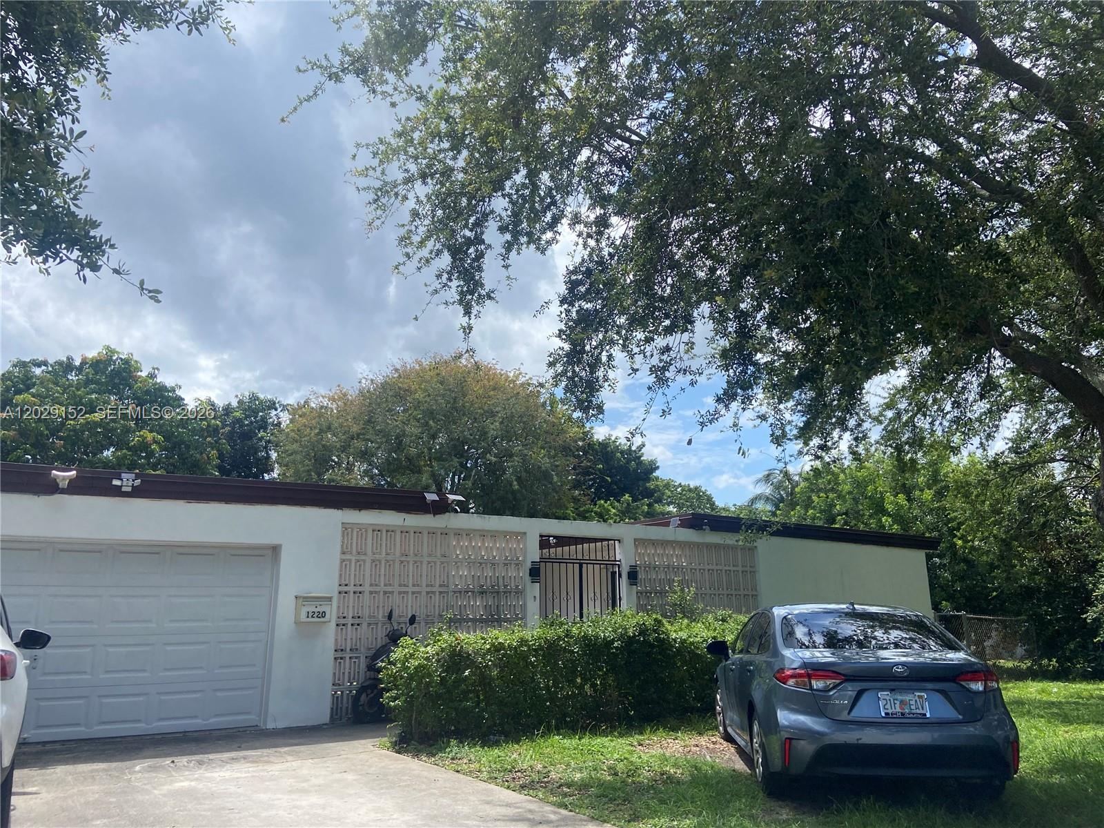 Hollywood East - Residential