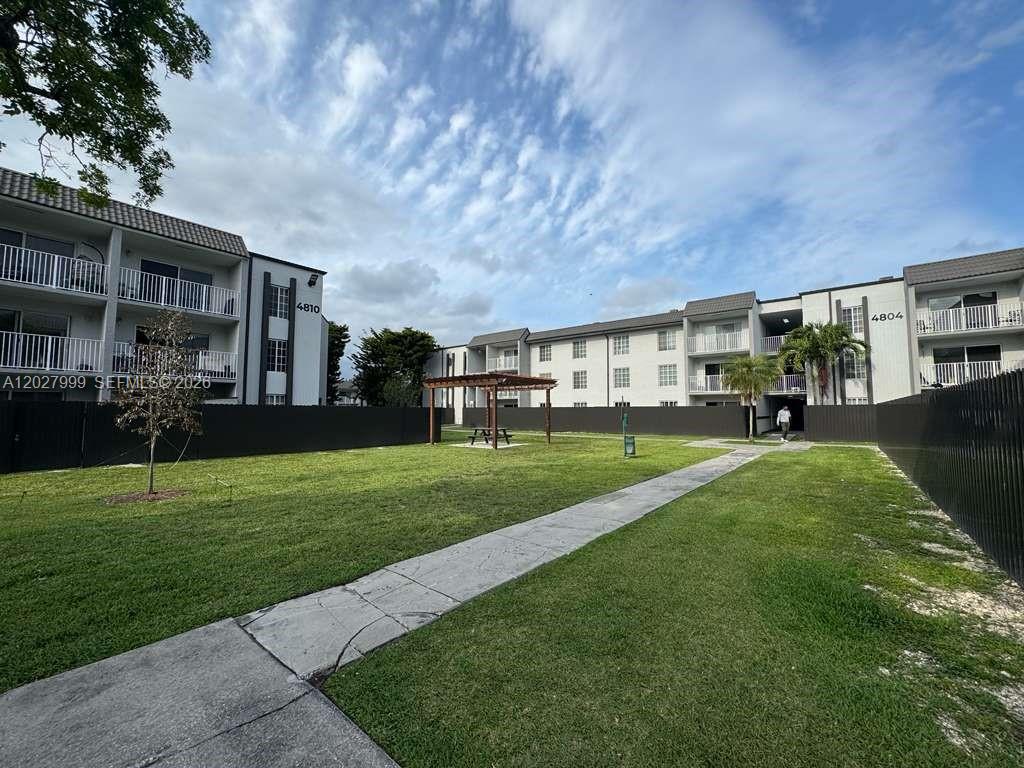 DORAL GARDENS II CONDO - Residential