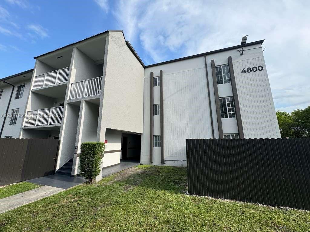DORAL GARDENS II CONDO - Residential
