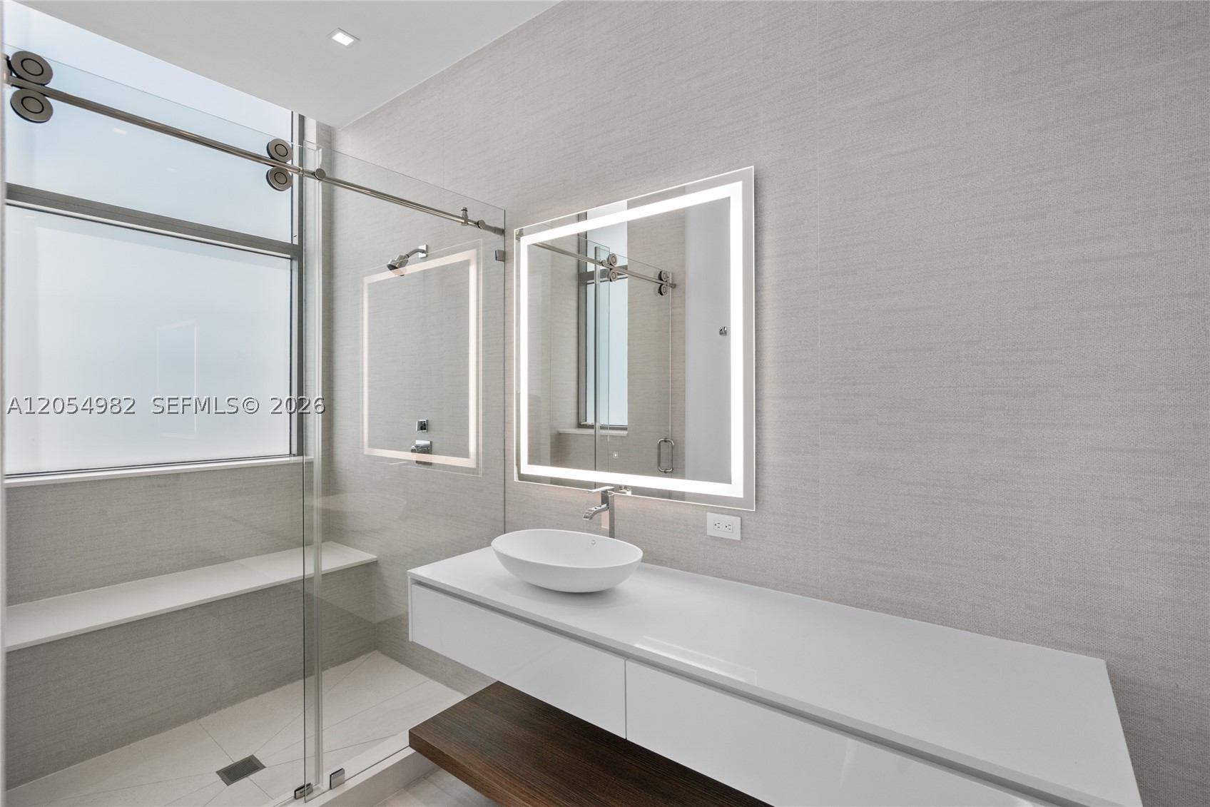MEI CONDO - Residential
