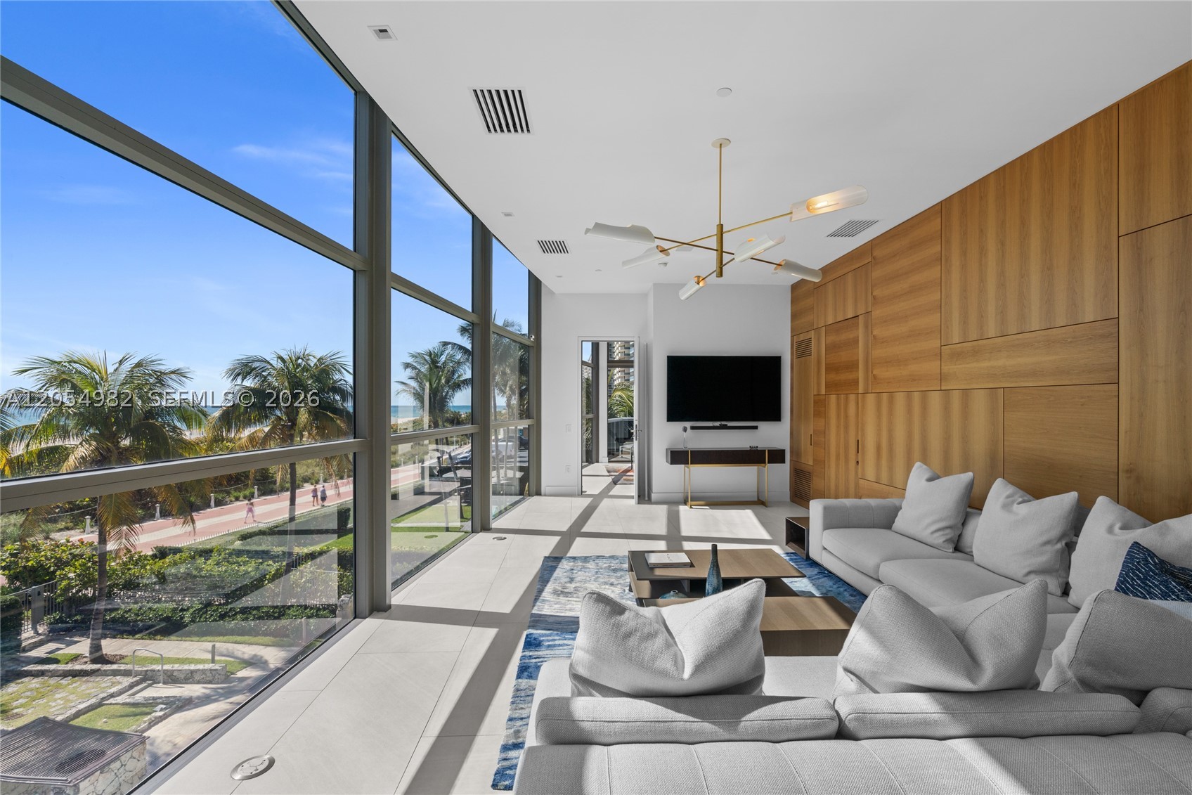 MEI CONDO - Residential
