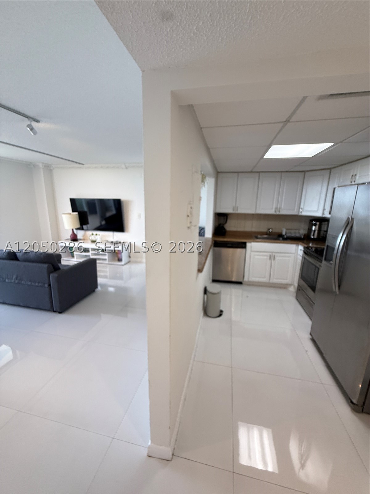 SAILBOAT CAY CONDO - Residential Lease