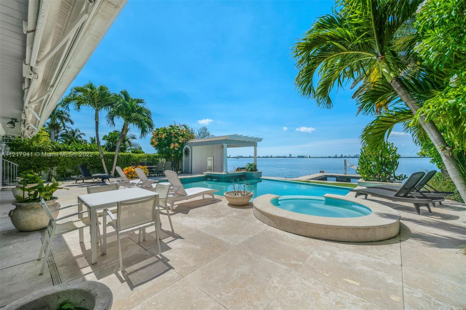 TREASURE ISLAND - Residential