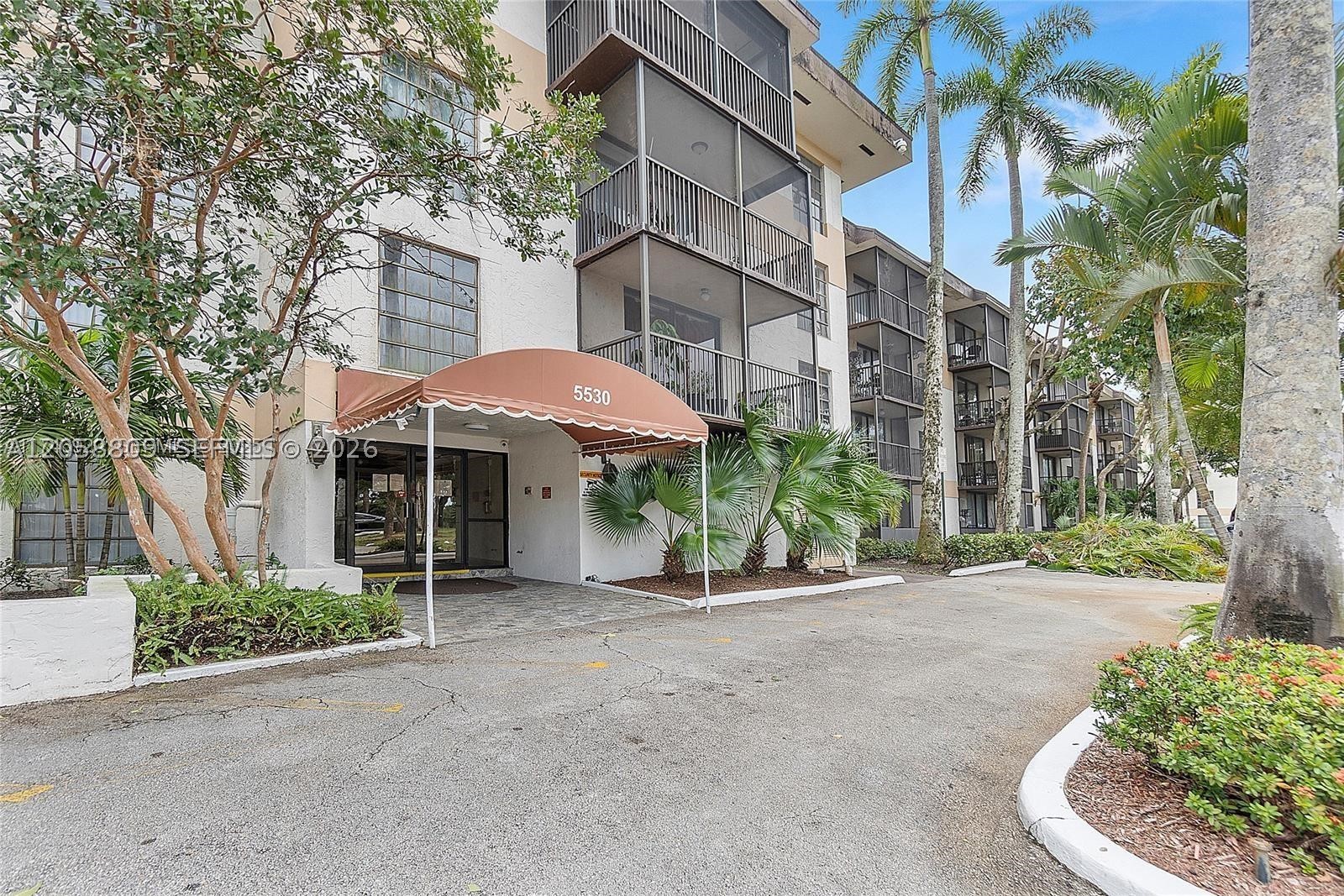 INVERWOOD CONDO - Residential