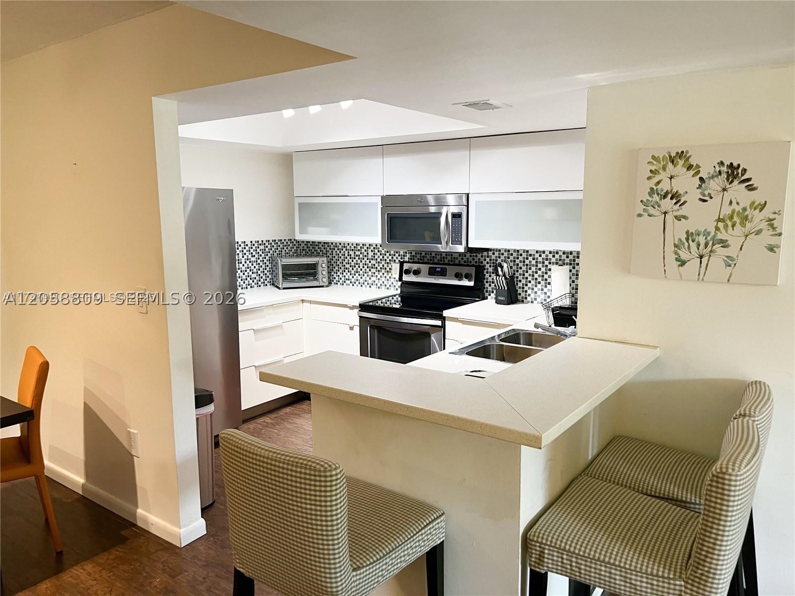 INVERWOOD CONDO - Residential