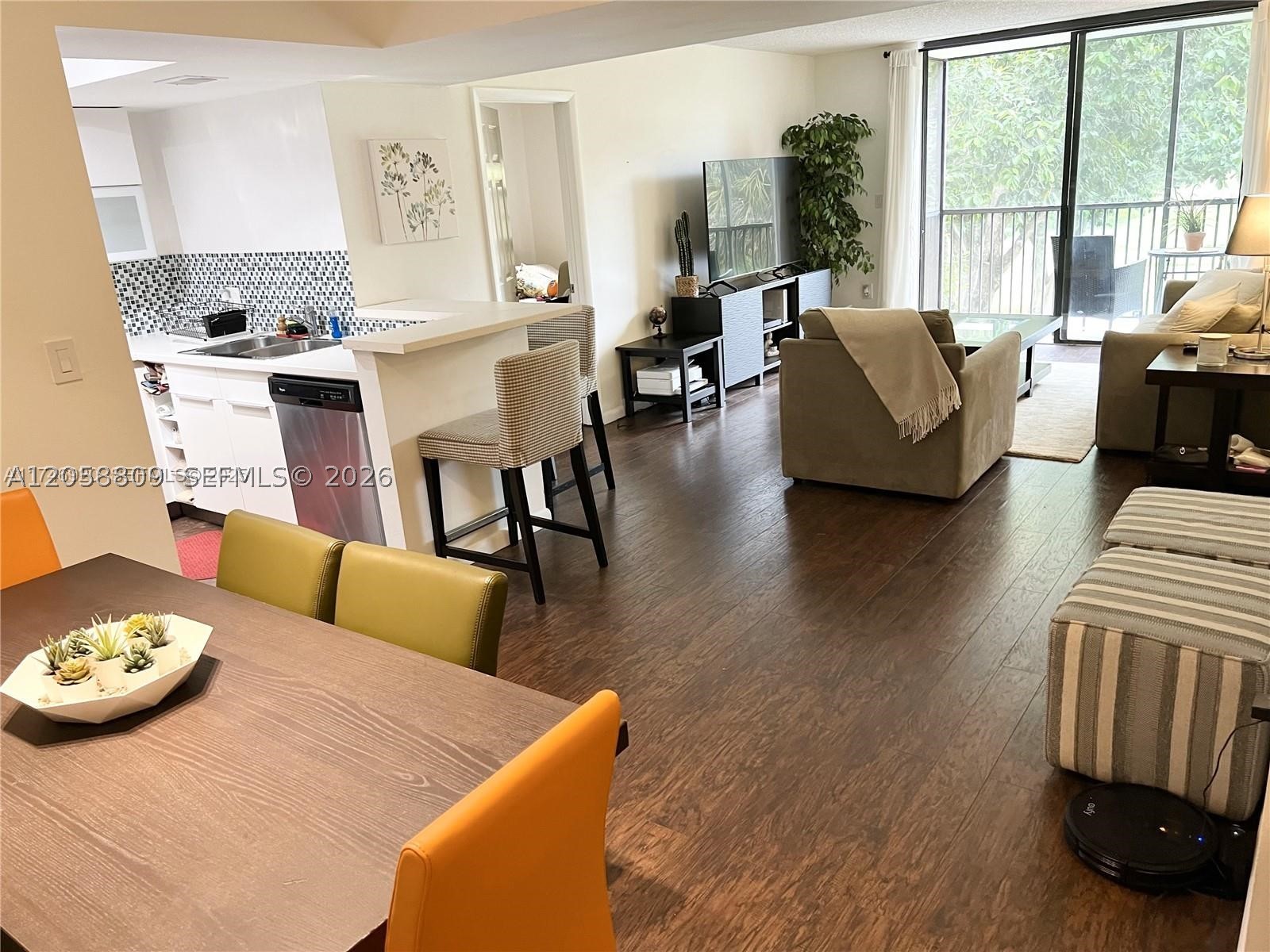 INVERWOOD CONDO - Residential