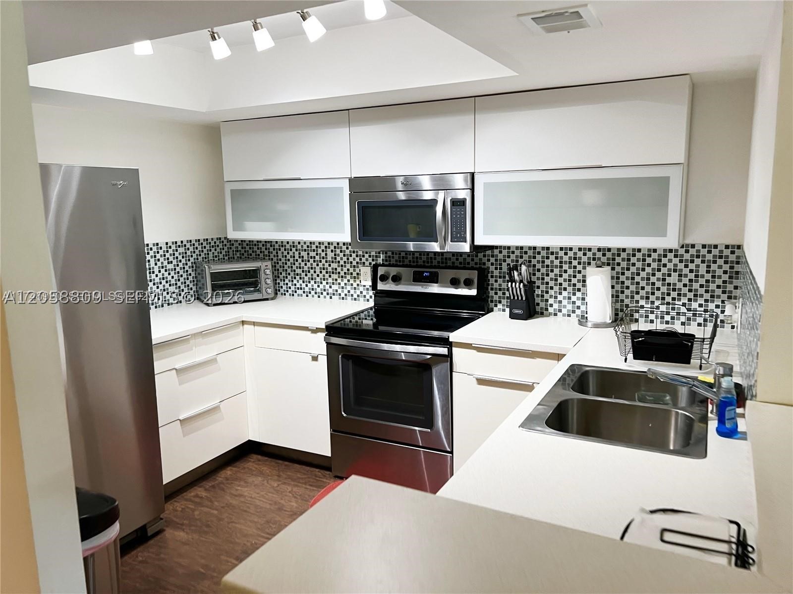 INVERWOOD CONDO - Residential