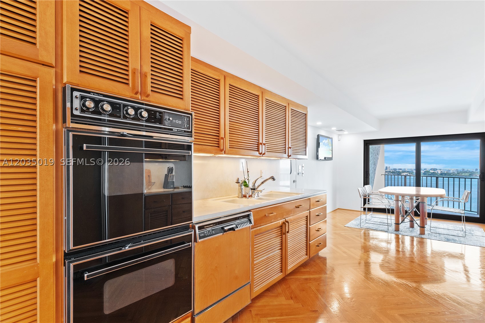 CRICKET CLUB CONDO - Residential