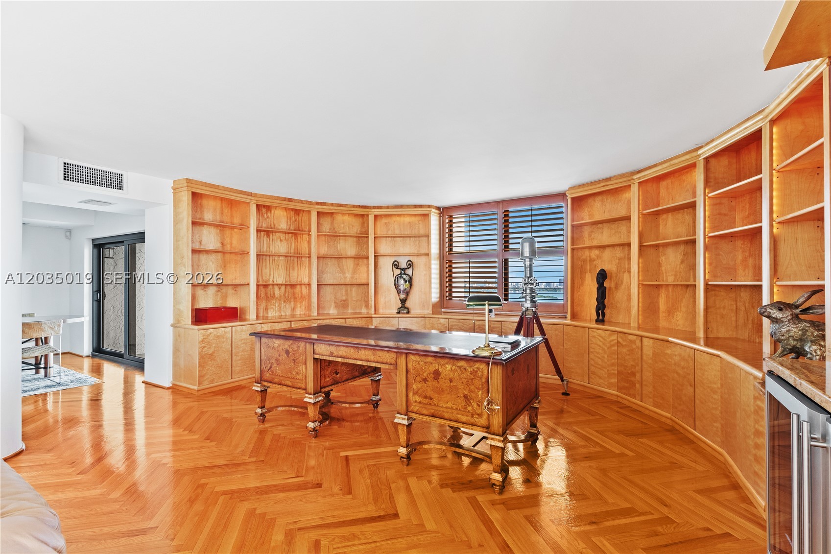 CRICKET CLUB CONDO - Residential