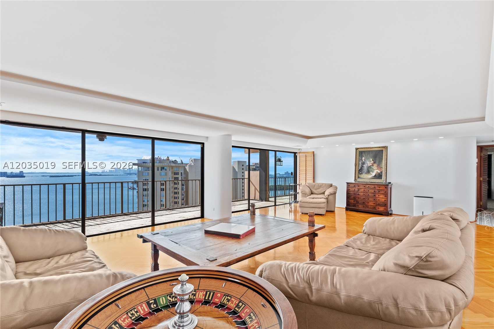 CRICKET CLUB CONDO - Residential