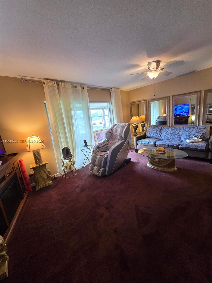 Beautiful unit that is well maintained