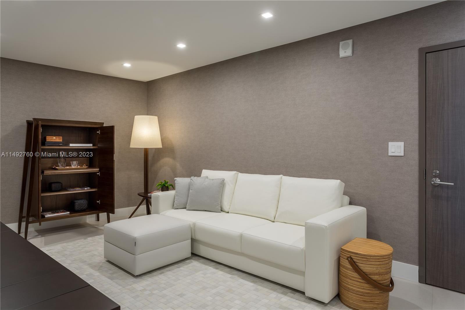 THE IVORY RESIDENCE CONDO - Residential Lease