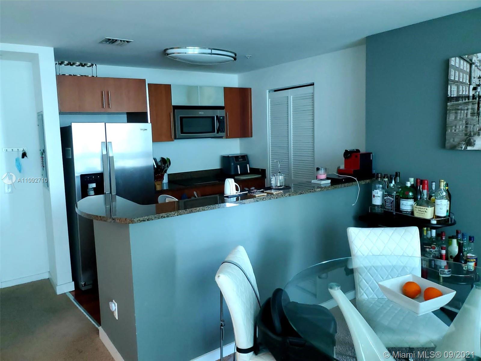 MET 1 CONDO - Residential