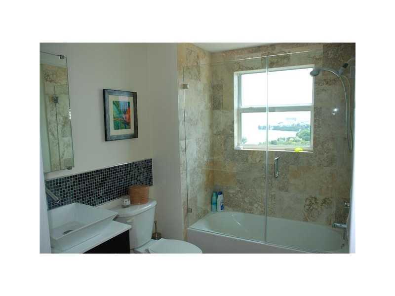 THE METROPOLITAN CONDO - Residential Lease