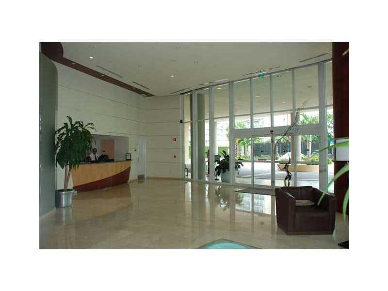 THE METROPOLITAN CONDO - Residential Lease