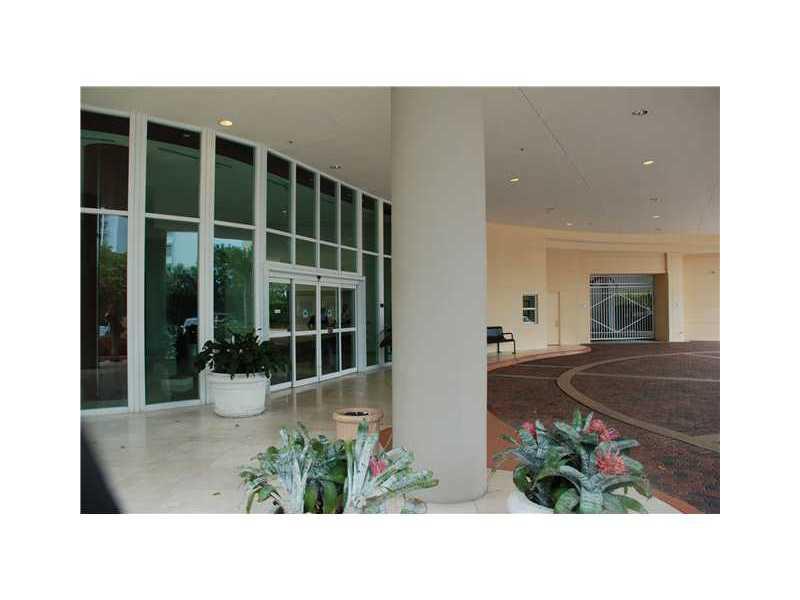 THE METROPOLITAN CONDO - Residential Lease