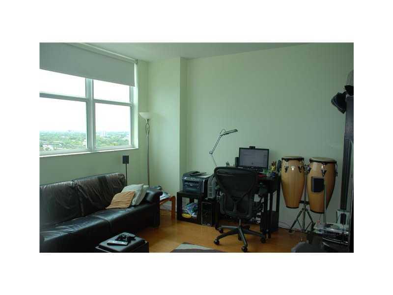 THE METROPOLITAN CONDO - Residential Lease