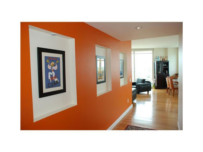 THE METROPOLITAN CONDO - Residential Lease