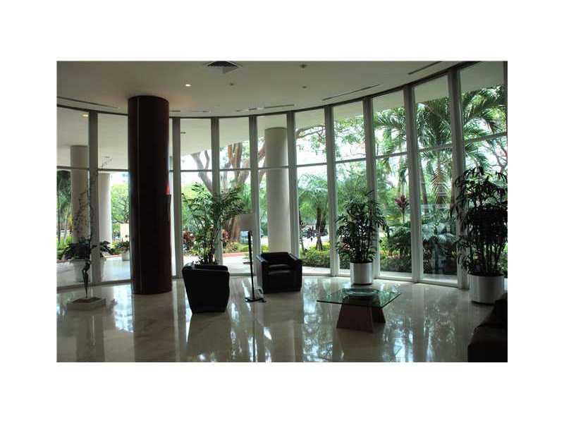 THE METROPOLITAN CONDO - Residential Lease