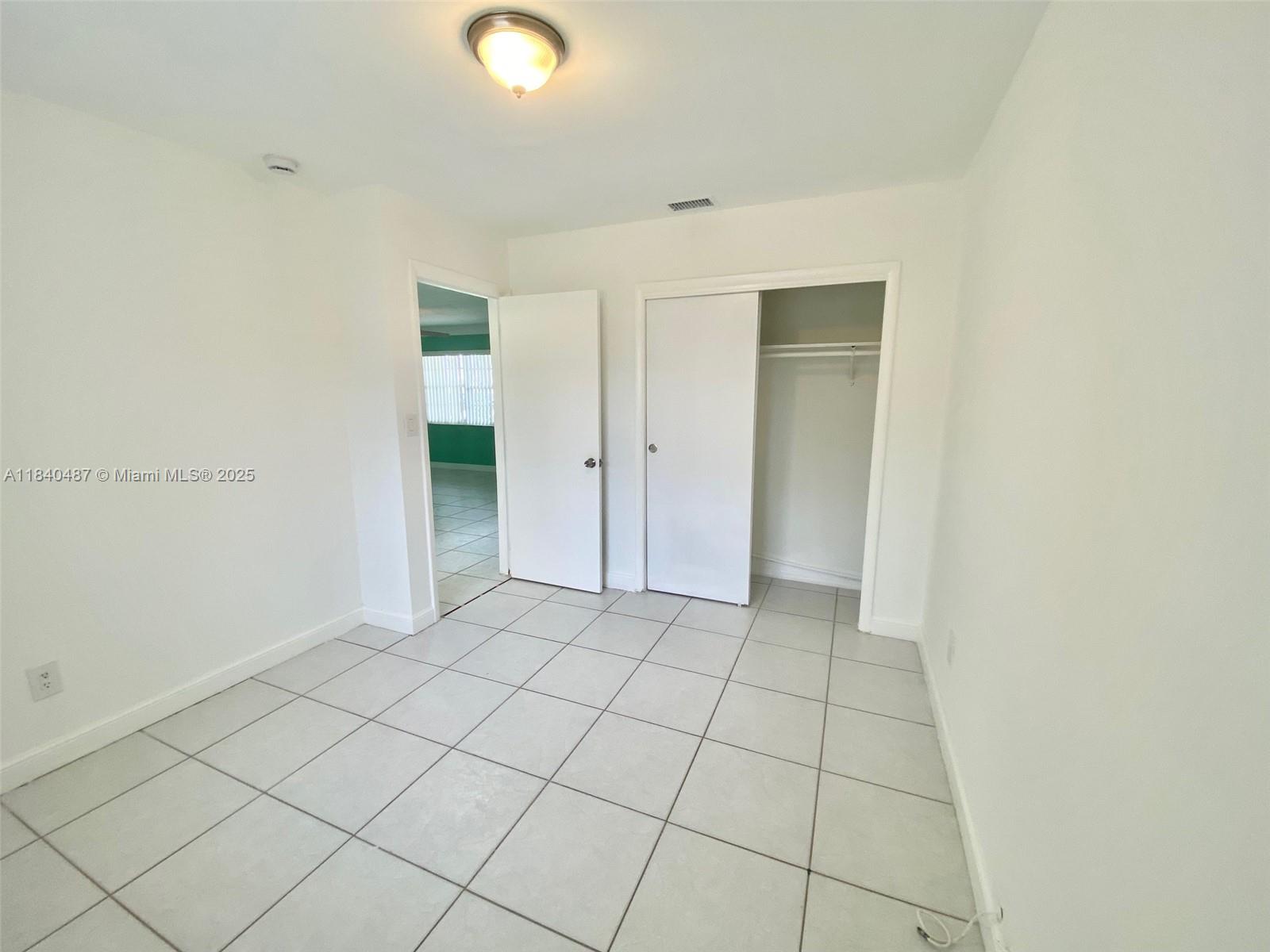 HIGHLAND SQUARE - Residential Lease