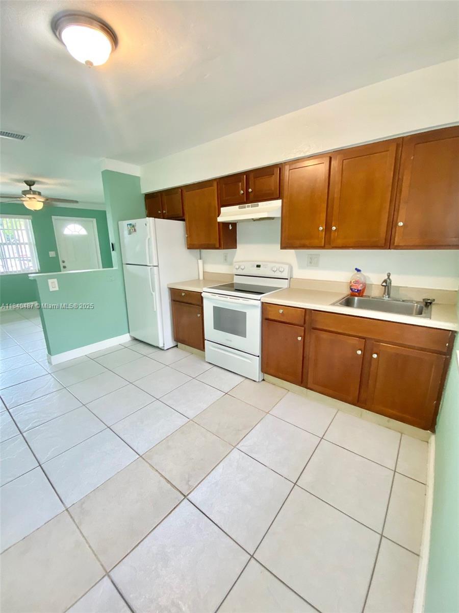 HIGHLAND SQUARE - Residential Lease