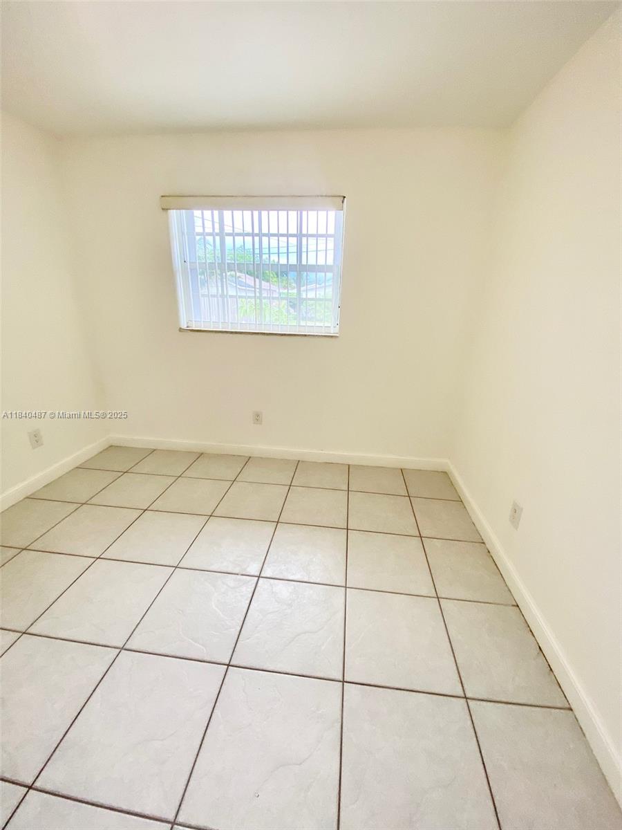 HIGHLAND SQUARE - Residential Lease