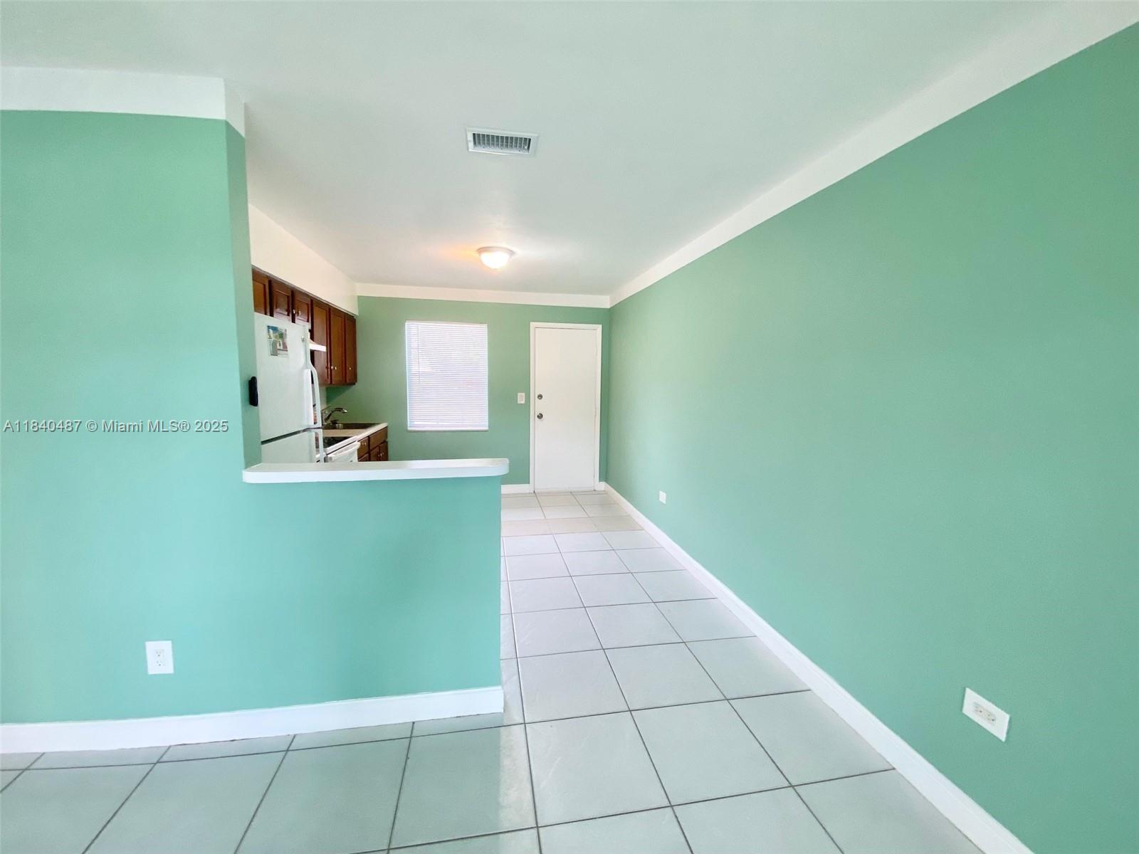 HIGHLAND SQUARE - Residential Lease
