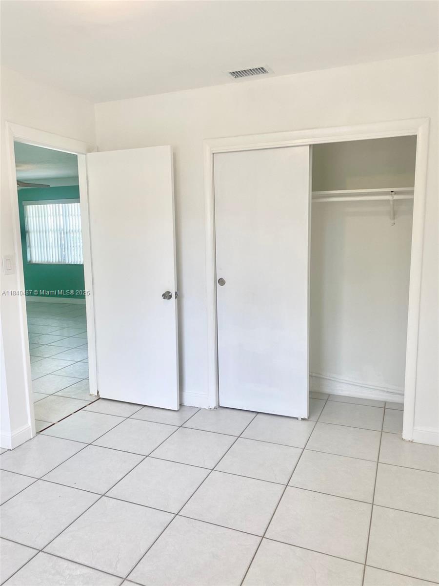 HIGHLAND SQUARE - Residential Lease