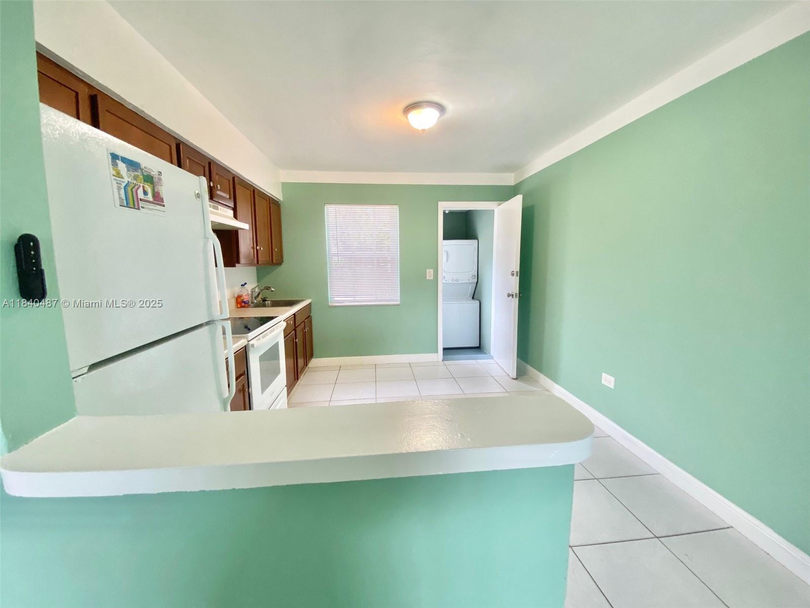 HIGHLAND SQUARE - Residential Lease