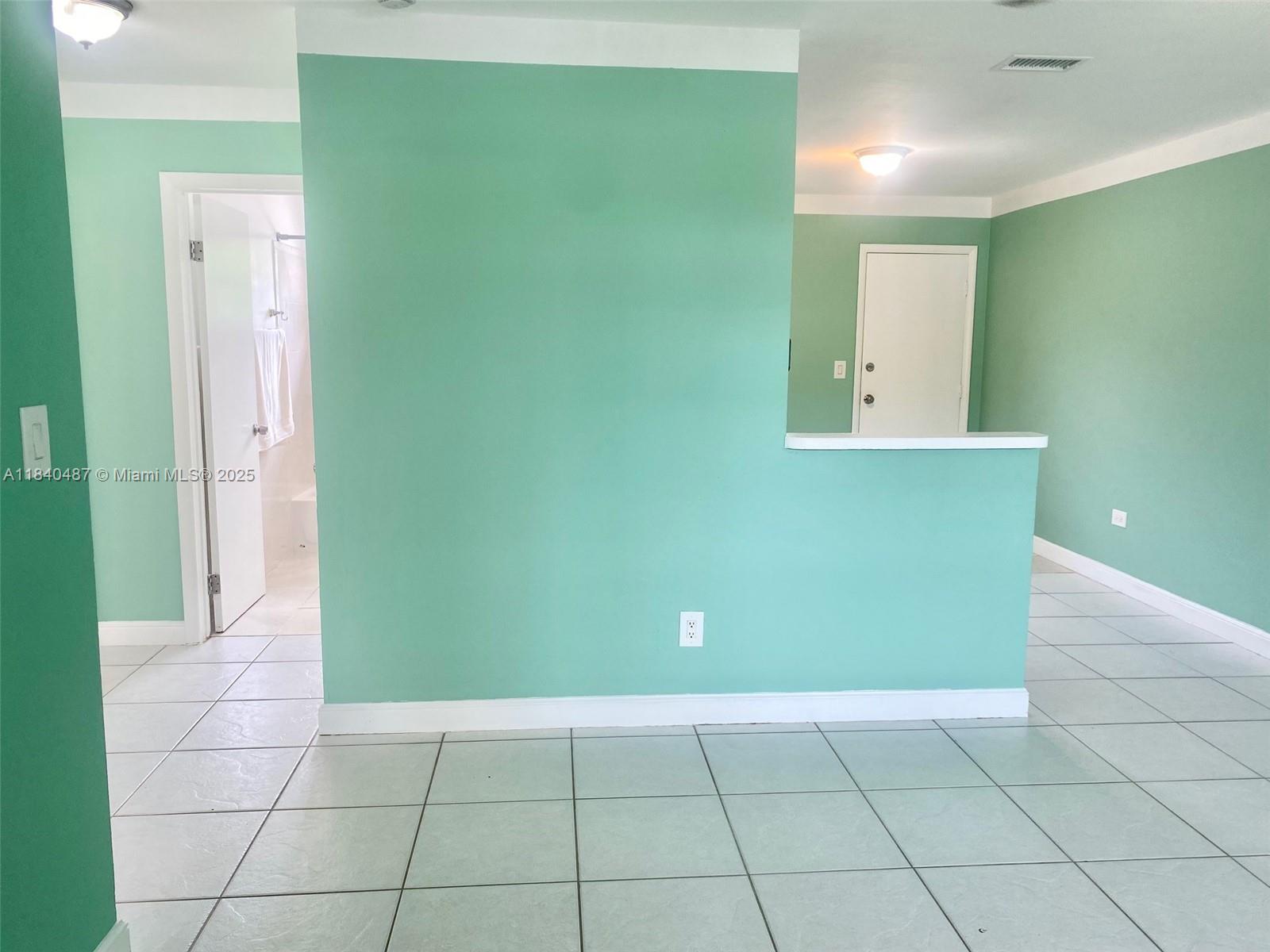 HIGHLAND SQUARE - Residential Lease