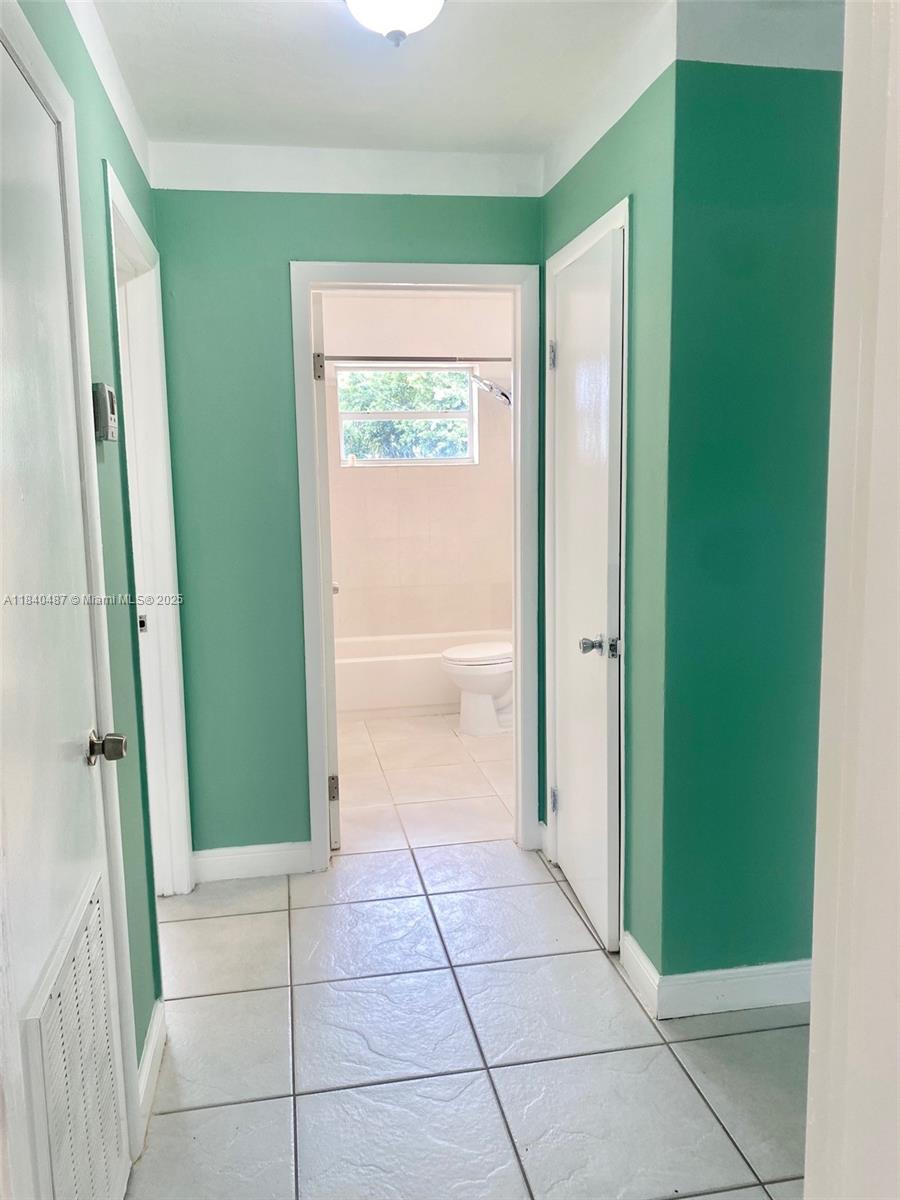 HIGHLAND SQUARE - Residential Lease