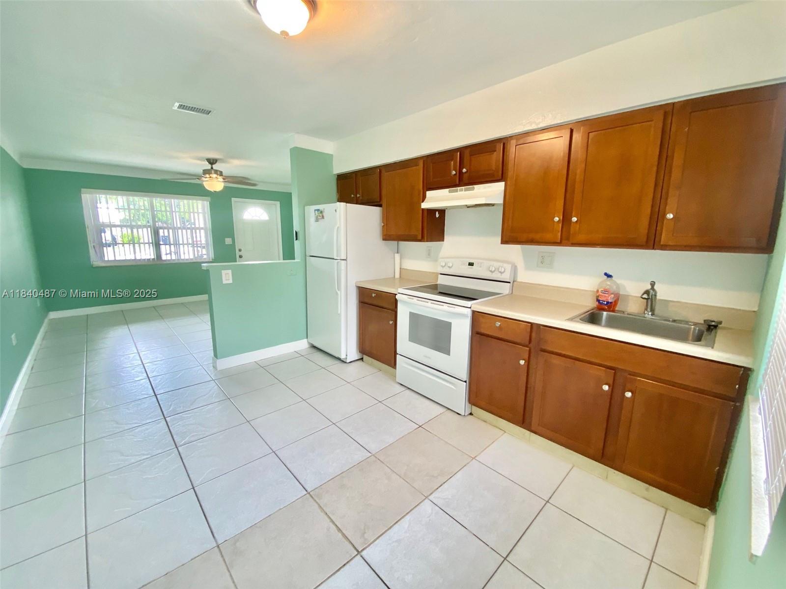 HIGHLAND SQUARE - Residential Lease