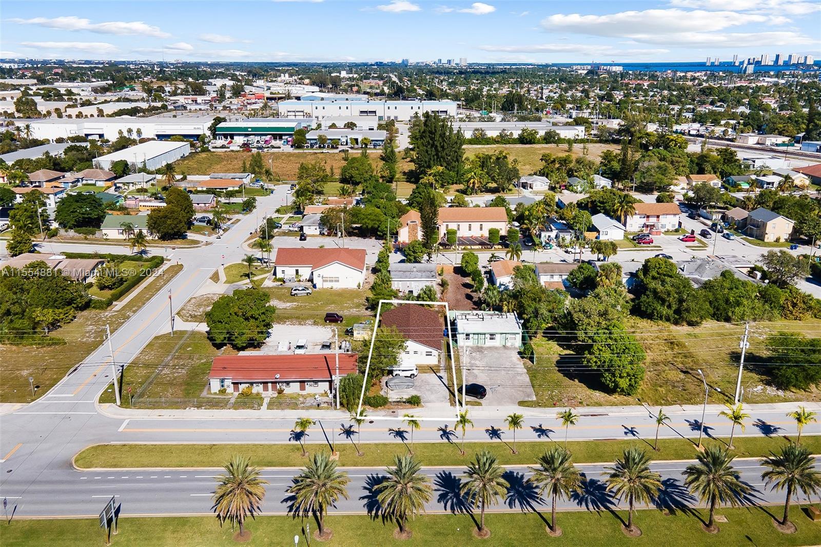 VACANT*INCOME PROPERTY $48K++ A YEAR*4 BED/4 FULL BATH DUPLEX CLOSE TO DOWNTOWN WEST PALM BEACH*ALMOST 2,000 SQFT*PRIVATE CONCRETE PARKING LOT FOR UNITS*FULLY FENCED*RENOVATED*NEW ROOF*UPDATED HVAC*2 UNITS*EACH UNIT FEATURES 2 BEDROOMS & 2 FULL BATHROOMS, OPEN KITCHEN WITH LARGE LIVING ROOM*RENTS ARE STRONG IN THE AREA*ABILITY TO INCREASE WITH AREA RENTS AT $2000 TO $2,200*SURROUNDING COUNTY IMPROVEMENTS OF ROADS & SIDEWALKS*SEPARATELY METERED*NO HOA*CLOSE TO INTERCOASTAL & THE BEACH*CLOSE TO BRIGHT/AMTRAK TRAIN STATION & BUS ROUTES*MULTIFAMILY NEXT DOOR SOLD AT $630K WITH SIMILAR SQUARE FOOTAGE*BROKER/OWNER*2 DAY EMD*6 DAY INSPECTION*30 DAY CLOSE*PROOF OF FUNDS