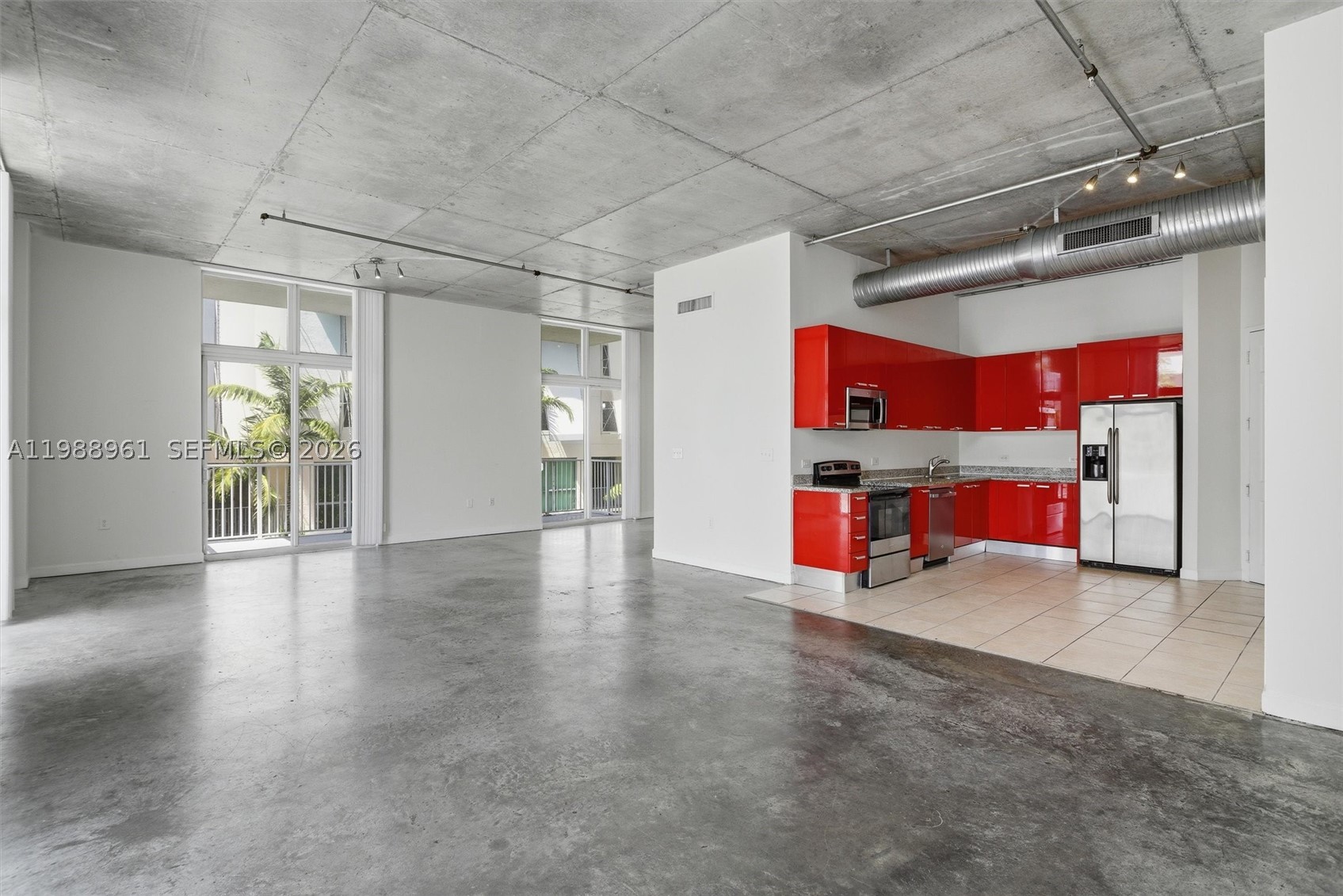 LOFTS AT HOLLYWOOD STATIO - Residential