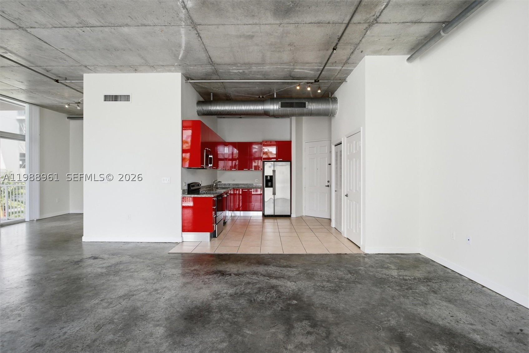 LOFTS AT HOLLYWOOD STATIO - Residential