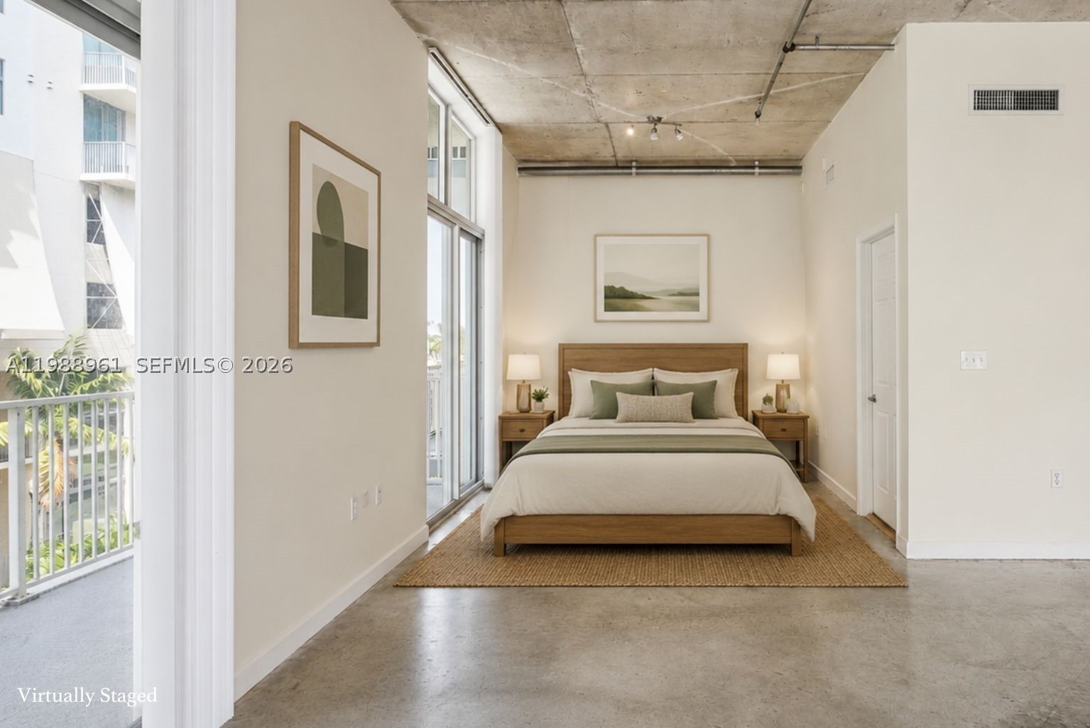 LOFTS AT HOLLYWOOD STATIO - Residential