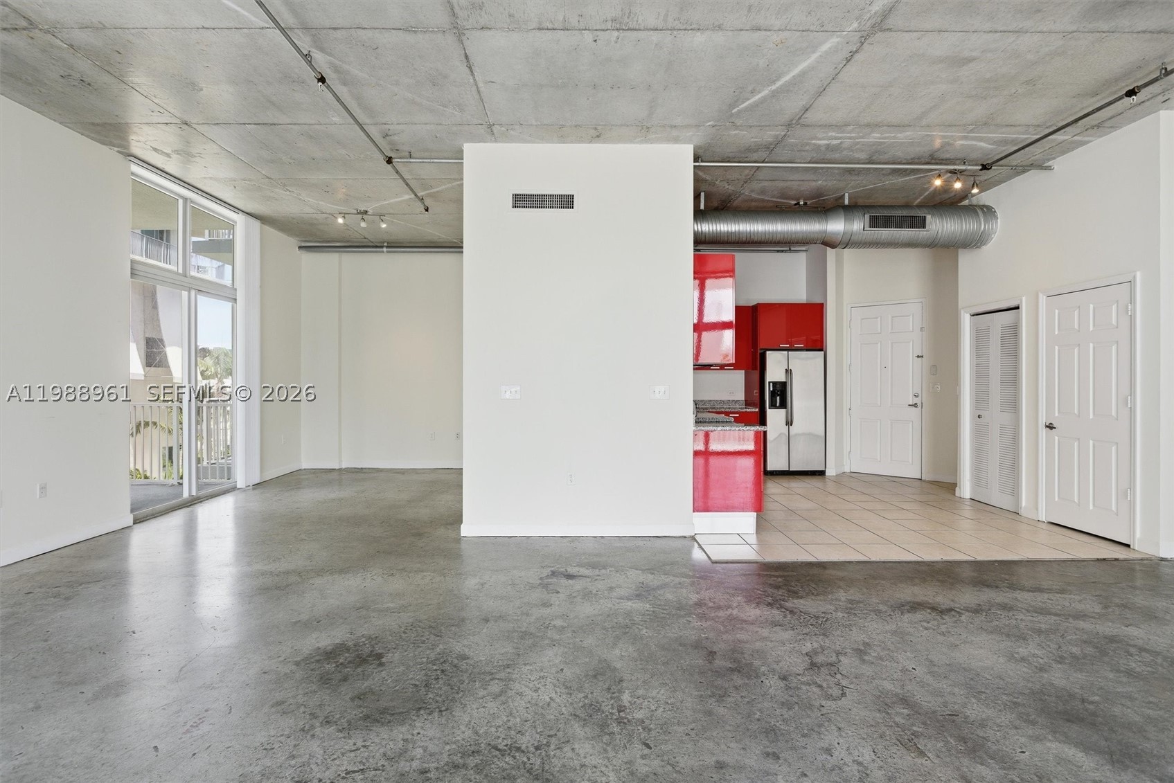 LOFTS AT HOLLYWOOD STATIO - Residential