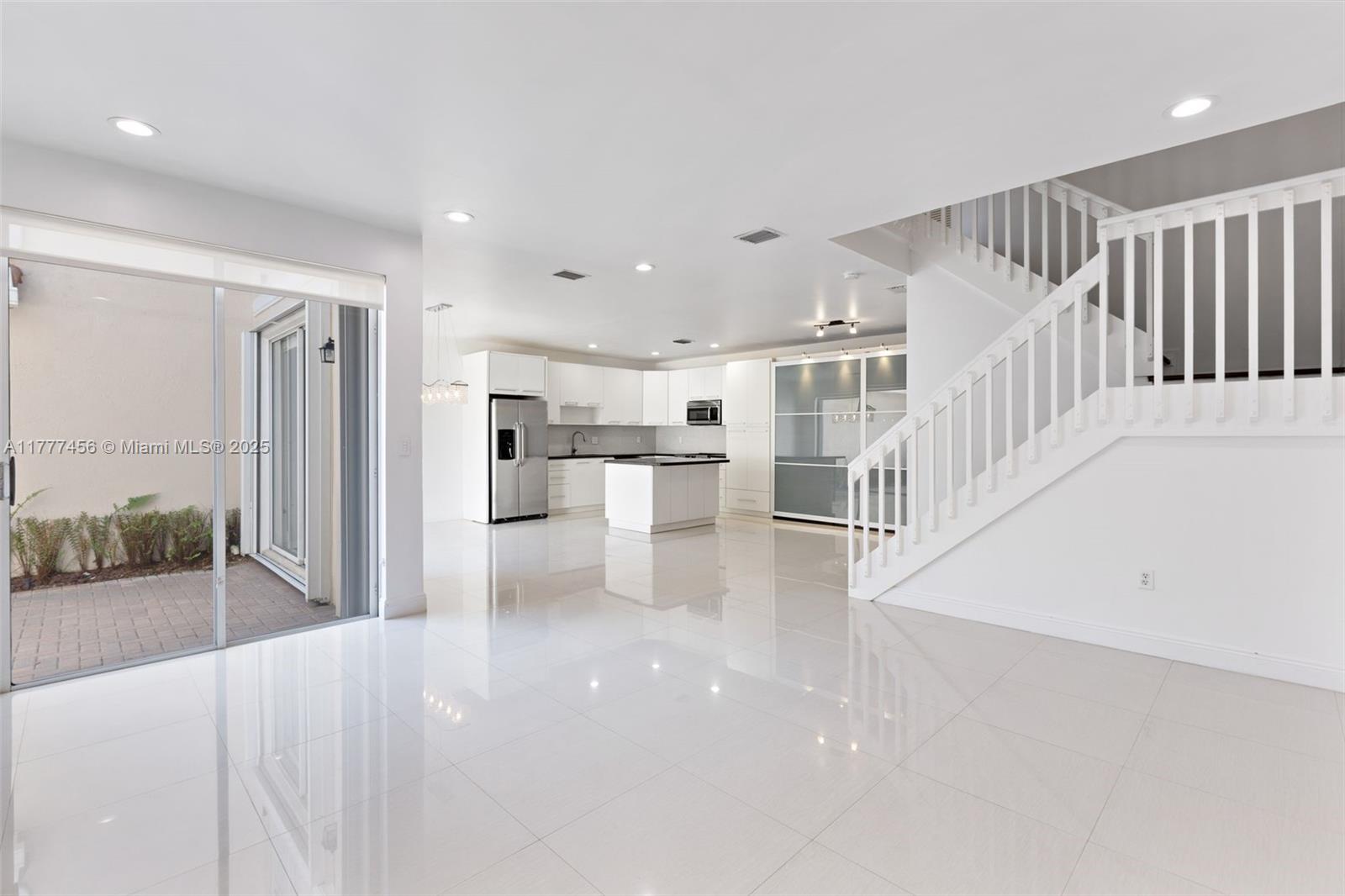 WEST LAKE VILLAGE PLAT - Residential Lease